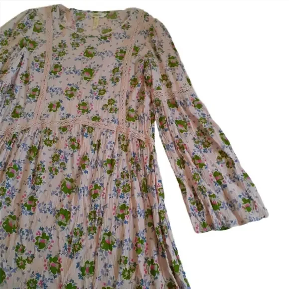 Matilda Jane Women's Size M Pink Floral Like A Lady Bohemian Crochet Tunic Top - Picture 9 of 12